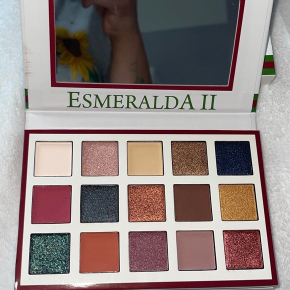 Beauty Creations Esmeralda II - Picture 2 of 3